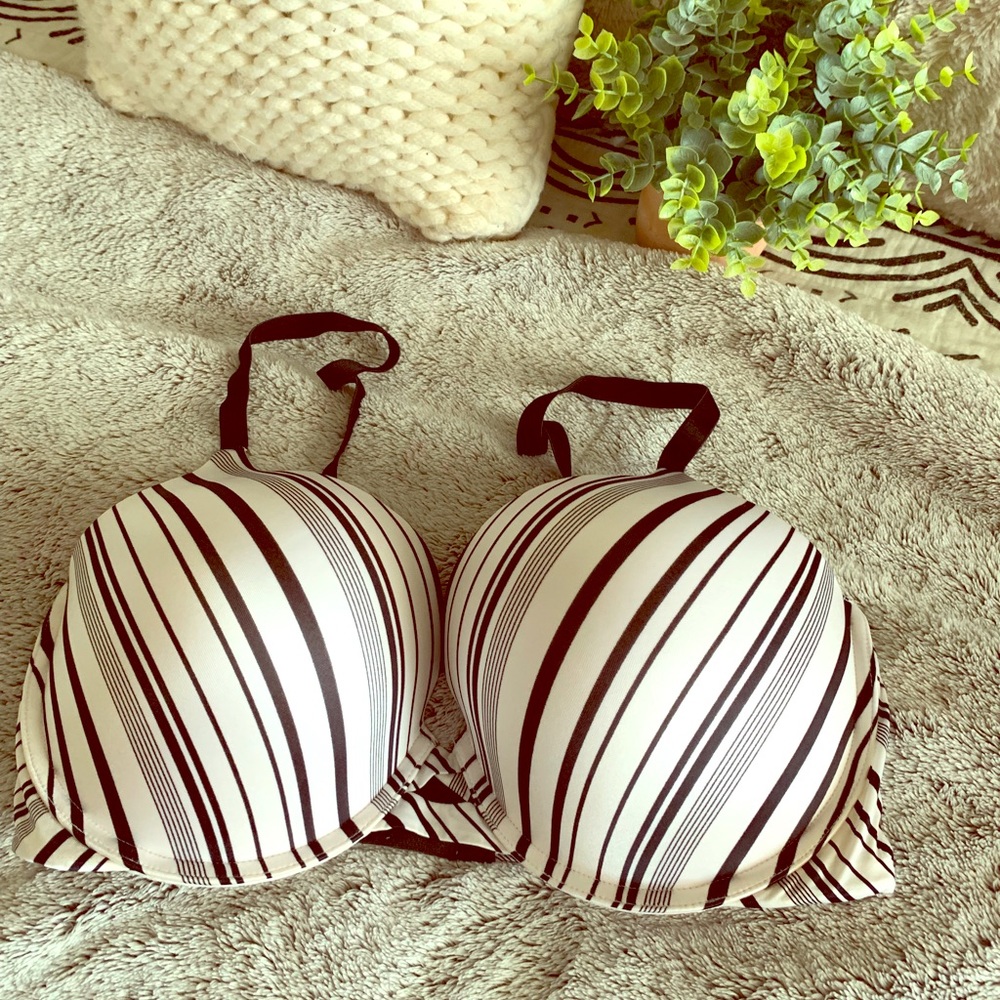 Victoria secret T-shirt bra